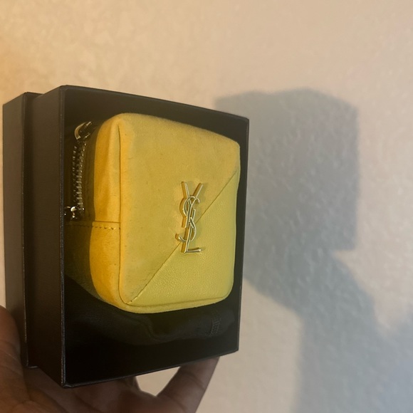 Saint Laurent - Picture 7 of 9